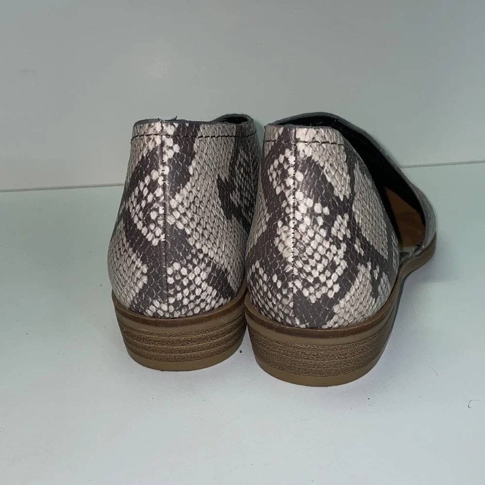 Crown Vintage Shay snakeskin print, slip on shoe
